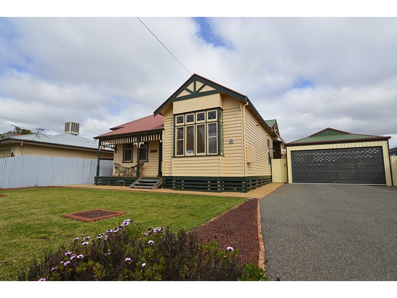 27 Thirteenth Street, Mildura VIC 3500