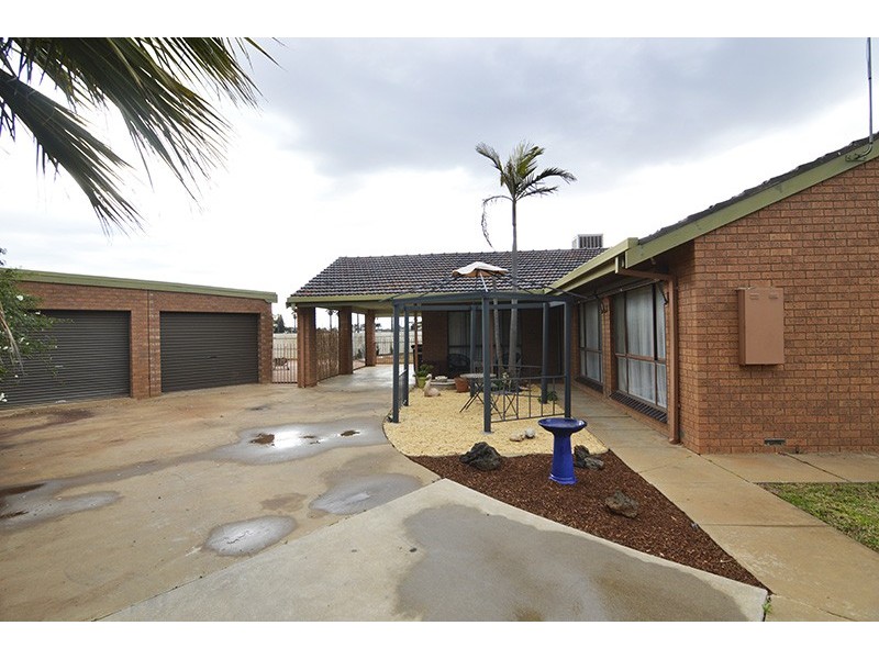 8 Karingal Court, Irymple VIC 3498