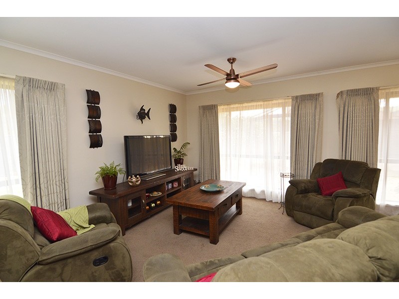 8 Karingal Court, Irymple VIC 3498