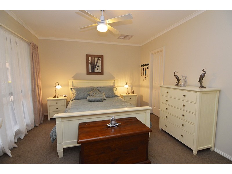 8 Karingal Court, Irymple VIC 3498