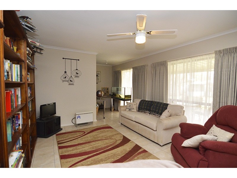 8 Karingal Court, Irymple VIC 3498