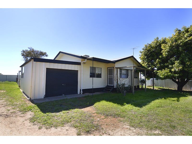 29 Pitman Avenue, Buronga NSW 2739