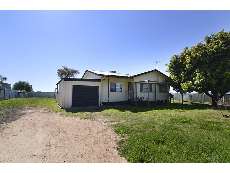 29 Pitman Avenue, Buronga NSW 2739