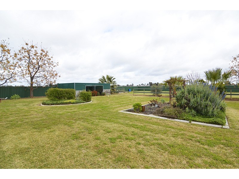 221 Koorlong Avenue, Nichols Point VIC 3501