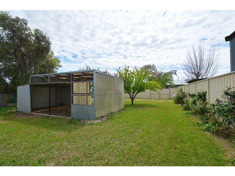 16 Westcliffs Avenue, Red Cliffs VIC 3496