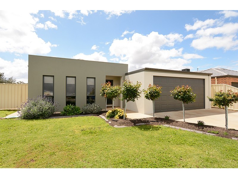 13 Suffolk Drive, Mildura VIC 3500