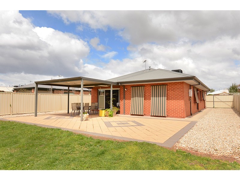 13 Suffolk Drive, Mildura VIC 3500