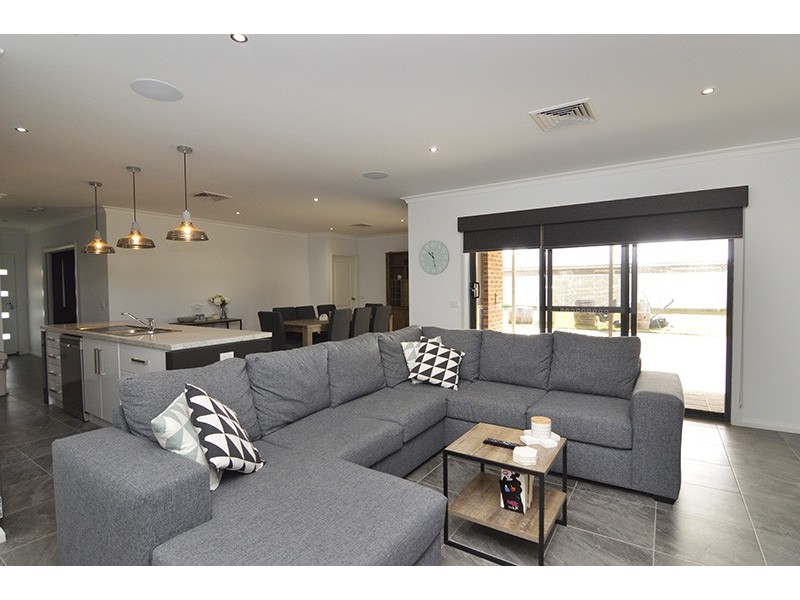 25 Ontario Park Drive, Mildura VIC 3500