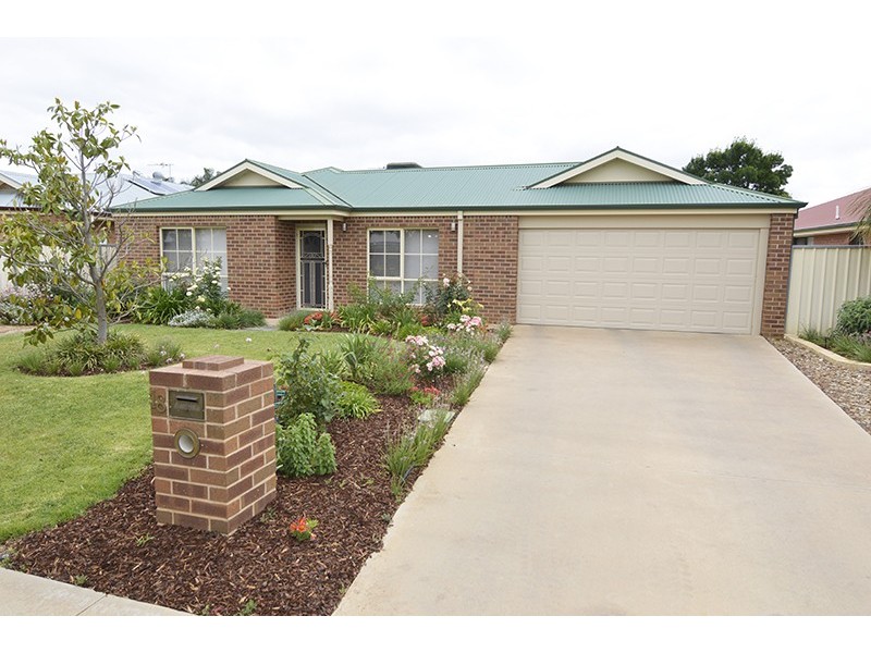 18 Belleview Drive, Irymple VIC 3498