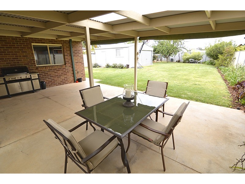 18 Belleview Drive, Irymple VIC 3498