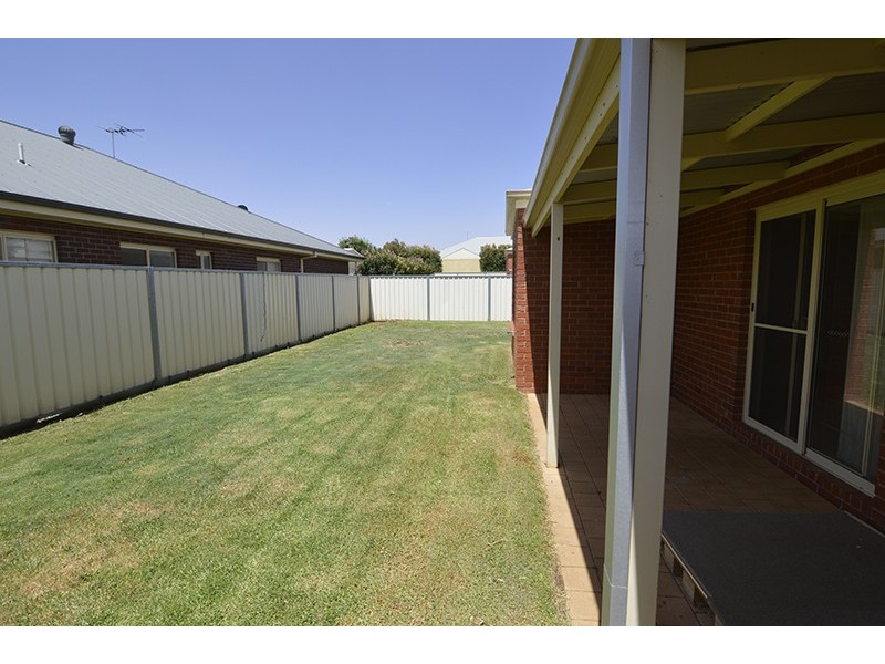 1a Robert Court, Gol Gol NSW 2738