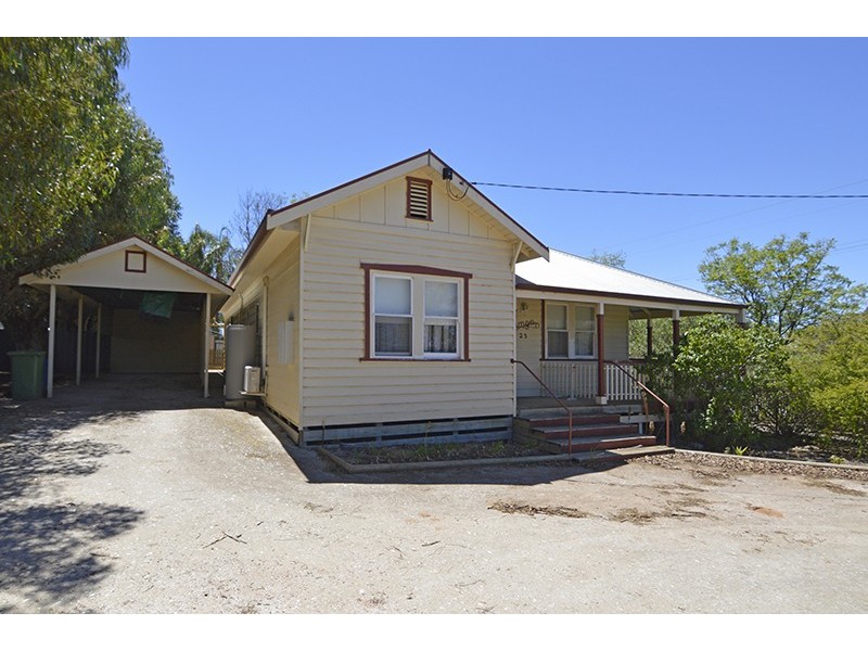 25 Gregory Street, Ouyen VIC 3490