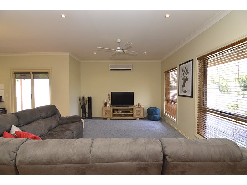 10 Wood Street, Gol Gol NSW 2738