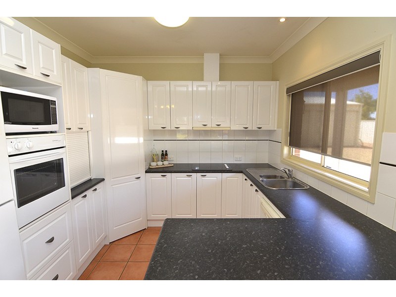 10 Wood Street, Gol Gol NSW 2738