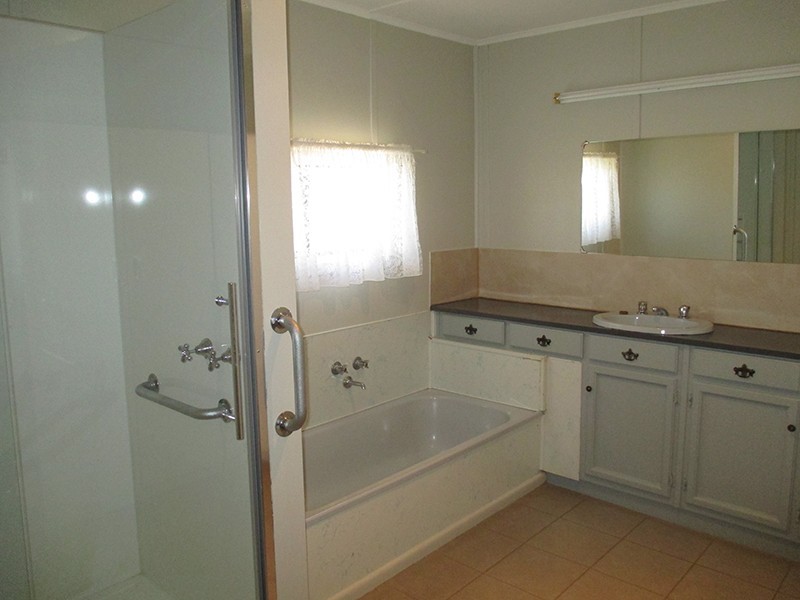 105 Sutcliff Street, Sea Lake VIC 3533