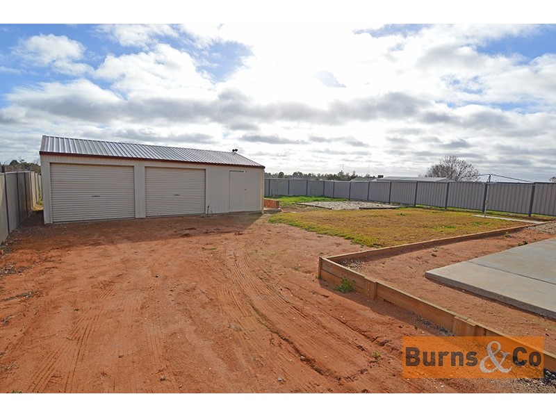 5 Anniversary Drive, Robinvale VIC 3549