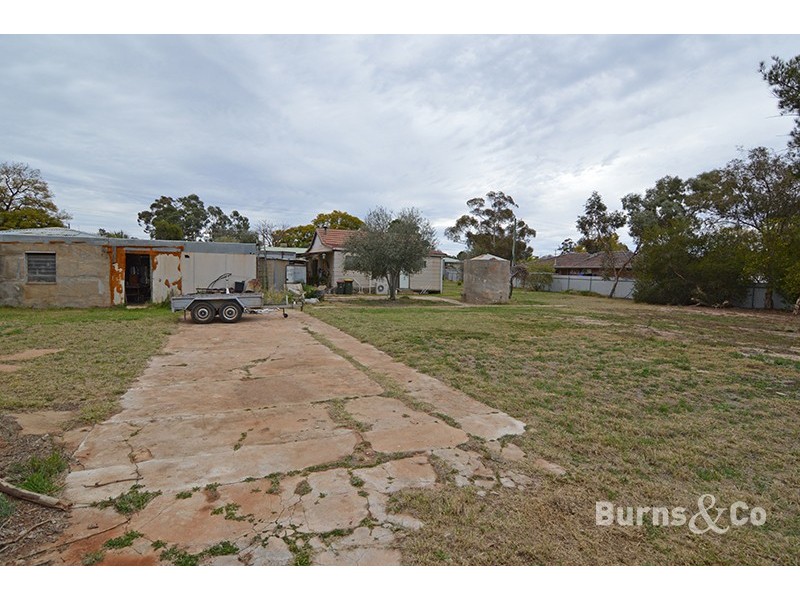 20 Latrobe Avenue, Red Cliffs VIC 3496
