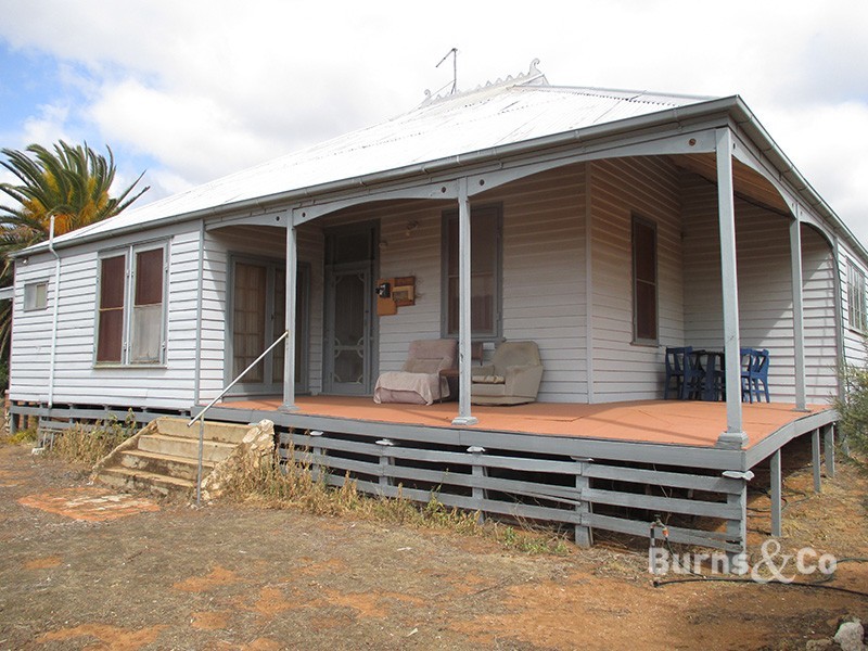 4 Coustley Avenue, Ouyen VIC 3490
