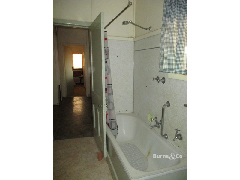 4 Coustley Avenue, Ouyen VIC 3490