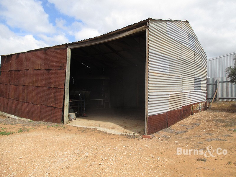 4 Coustley Avenue, Ouyen VIC 3490