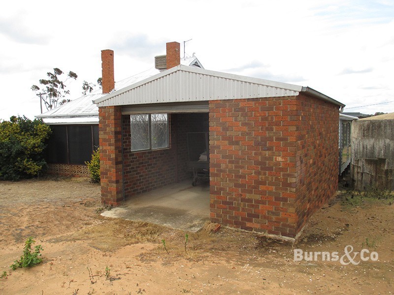 4 Coustley Avenue, Ouyen VIC 3490