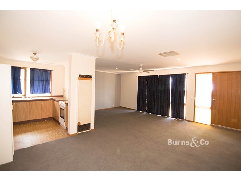 8 Crane Drive, Buronga NSW 2739