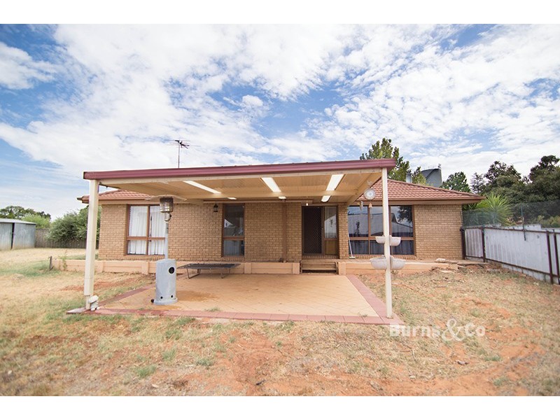 8 Crane Drive, Buronga NSW 2739