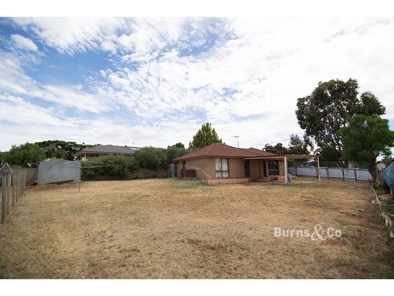 8 Crane Drive, Buronga NSW 2739