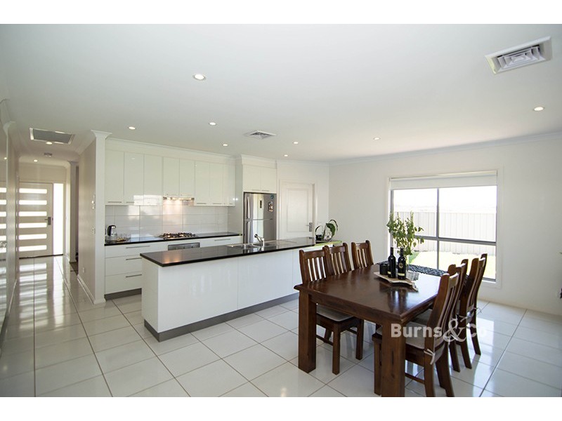 16 Wisteria Way, Mildura VIC 3500