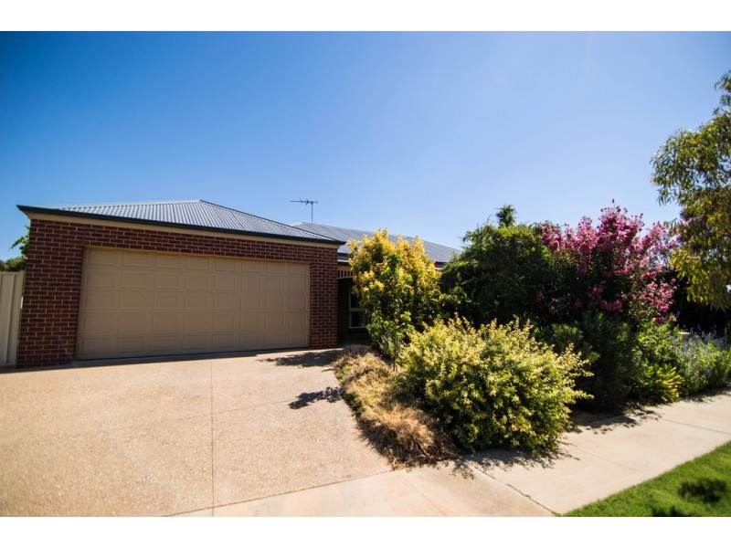 5 Barraclough Way, Mildura VIC 3500