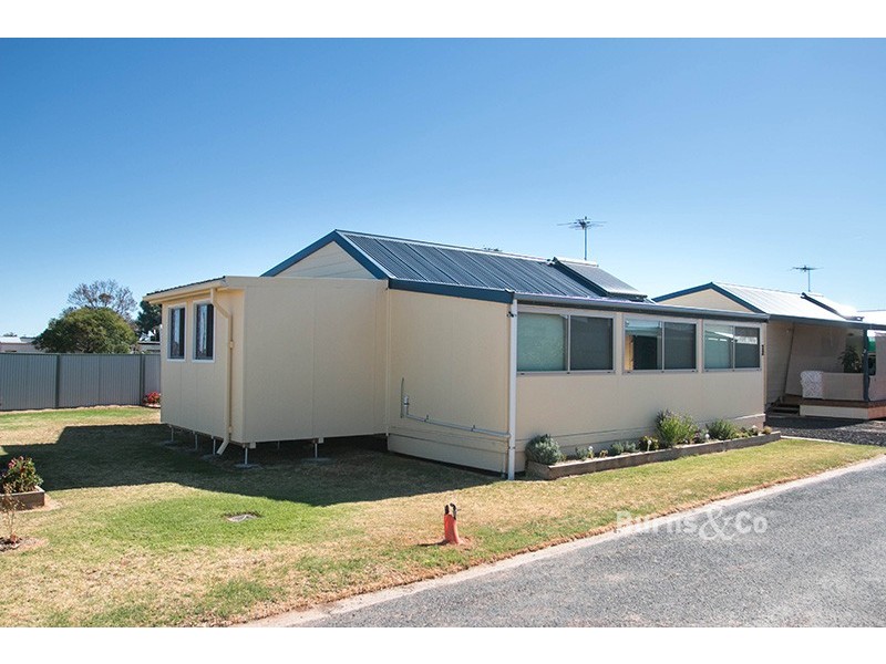Cabin 1 Sunraysia Holiday Park, Mildura VIC 3500