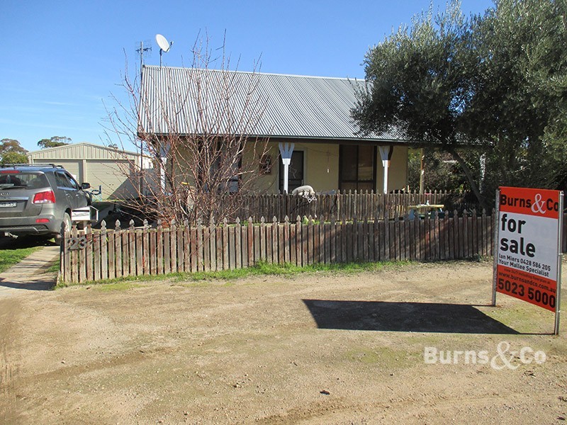 23 Railway Terrace, Ouyen VIC 3490