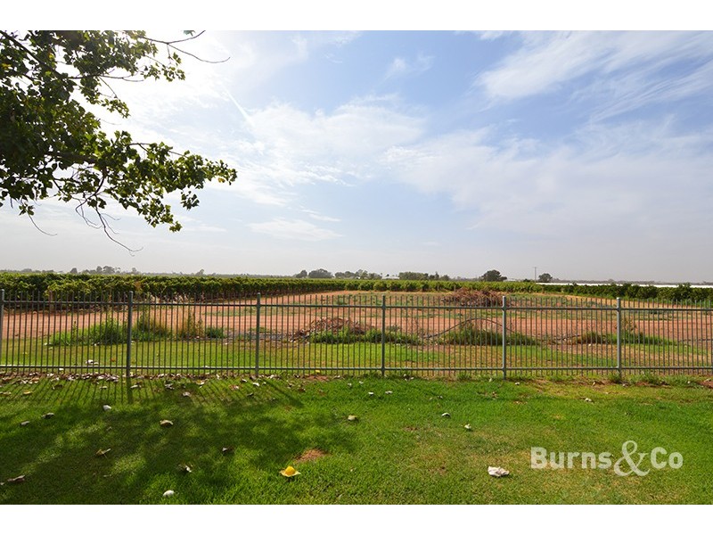 114 Seventh Street Ext, Birdwoodton VIC 3505