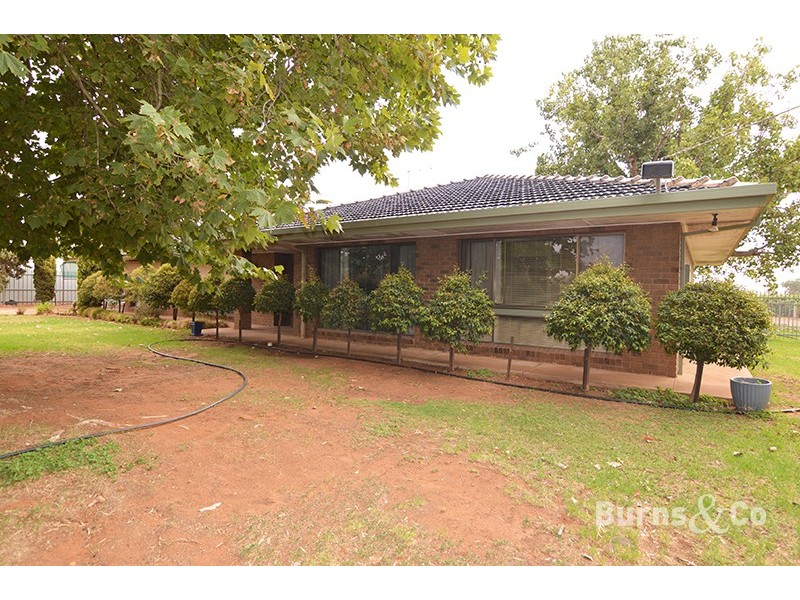 114 Seventh Street Ext, Birdwoodton VIC 3505