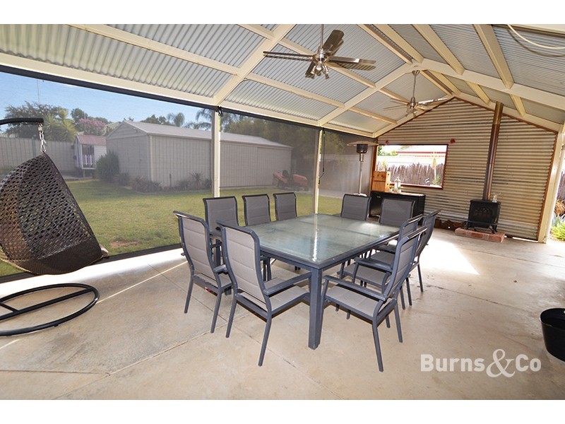 1 Lauren Close, Gol Gol NSW 2738