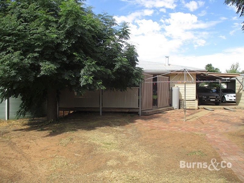 4 Richardson Street, Walpeup VIC 3507