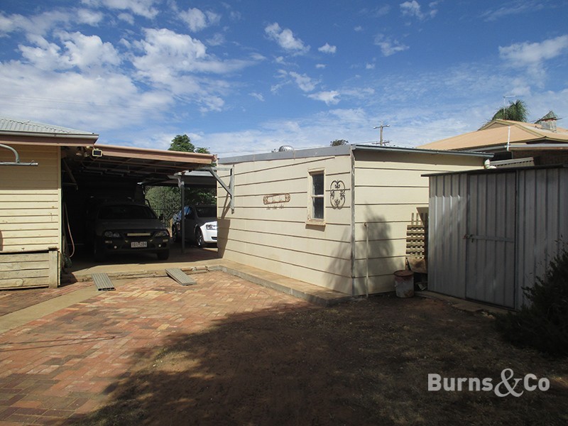 4 Richardson Street, Walpeup VIC 3507