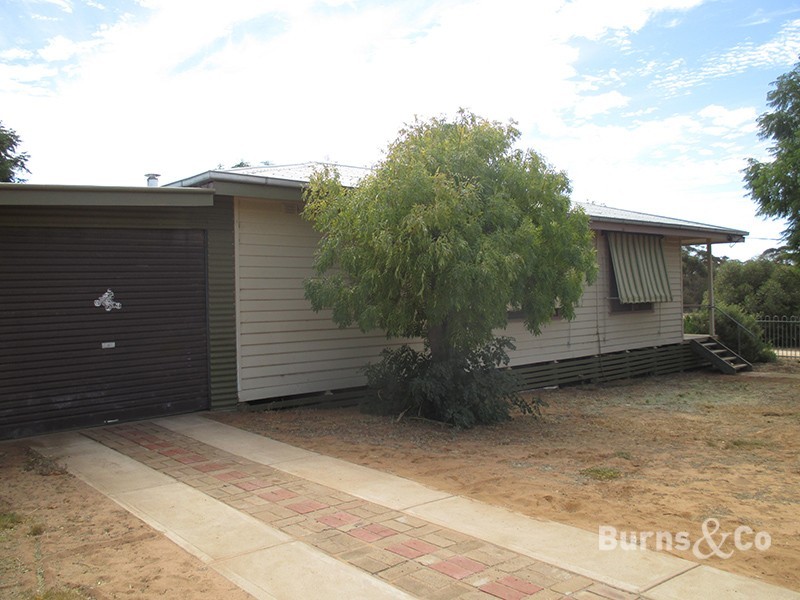 4 Richardson Street, Walpeup VIC 3507