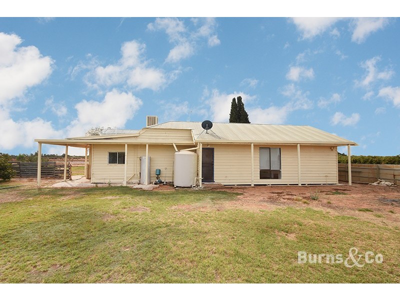 561 Pawson Avenue, Cardross VIC 3496