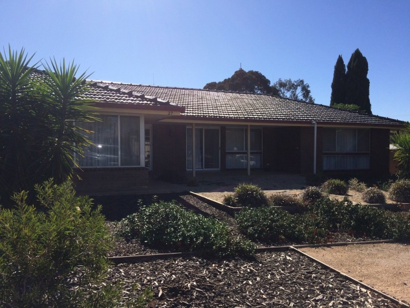 27 Britt Street, Ouyen VIC 3490