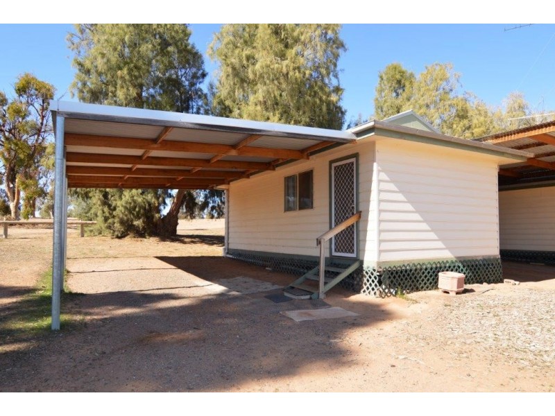 5302 Sturt Highway, Cullulleraine VIC 3496