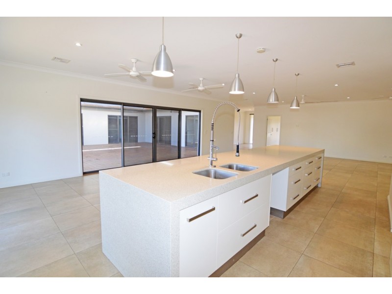 15 Murray Street, Gol Gol NSW 2738