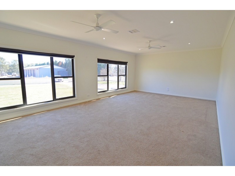 15 Murray Street, Gol Gol NSW 2738