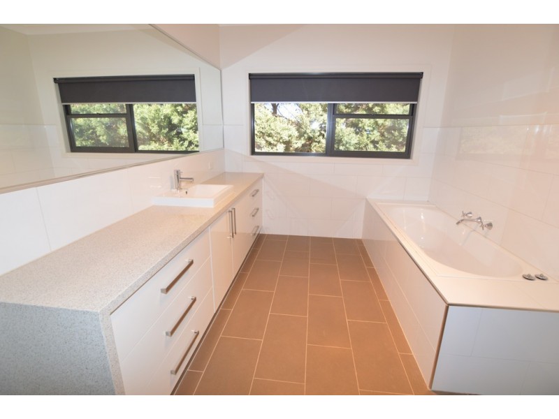 15 Murray Street, Gol Gol NSW 2738