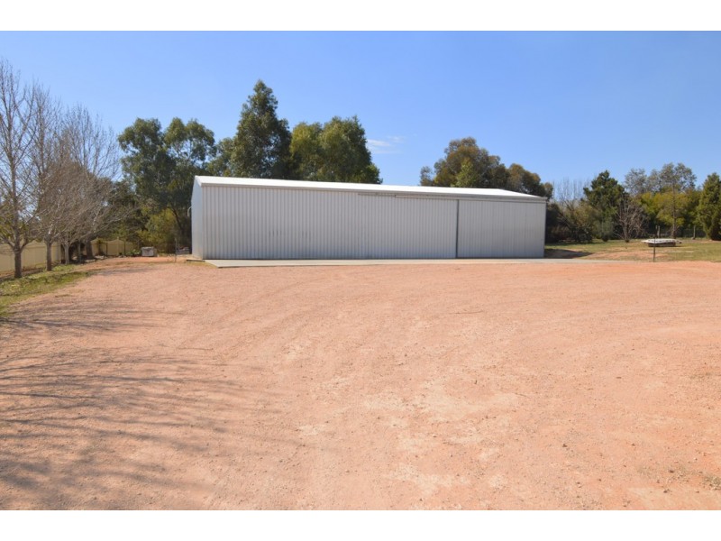 15 Murray Street, Gol Gol NSW 2738