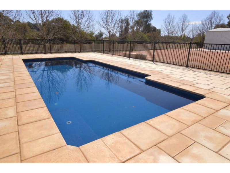 15 Murray Street, Gol Gol NSW 2738