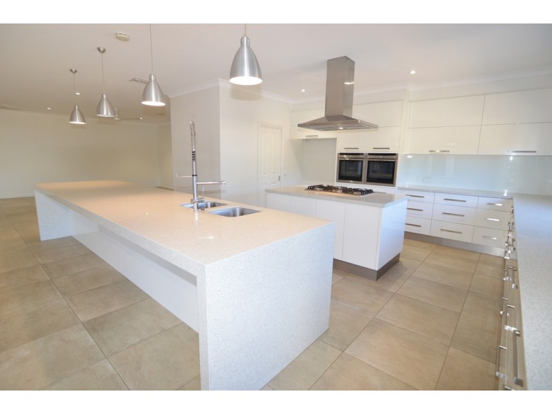 15 Murray Street, Gol Gol NSW 2738