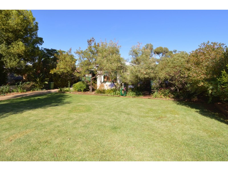 11 Churchill Street, Buronga NSW 2739