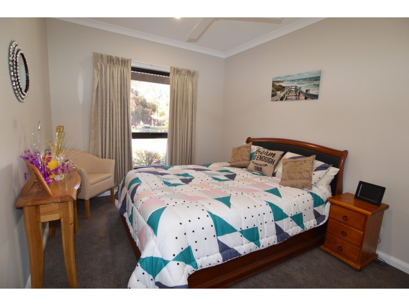 18 Carramar Drive, Gol Gol NSW 2738