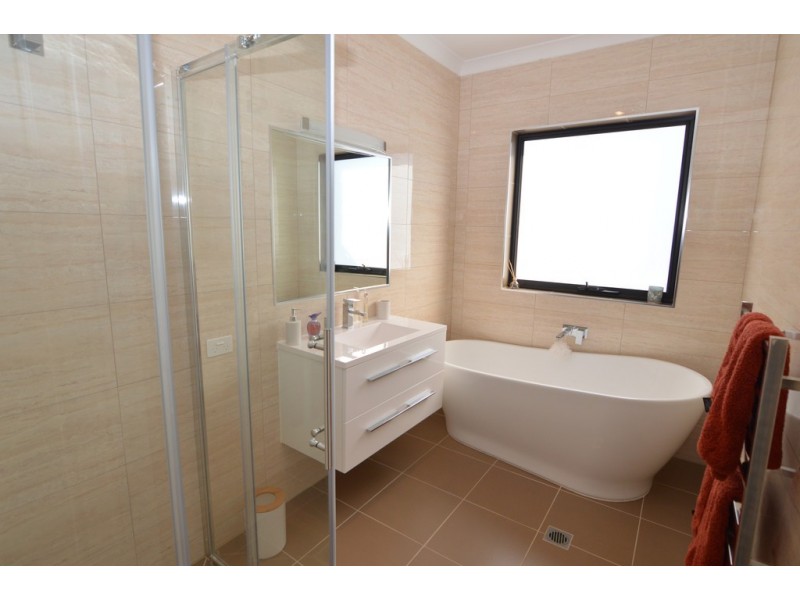 18 Carramar Drive, Gol Gol NSW 2738